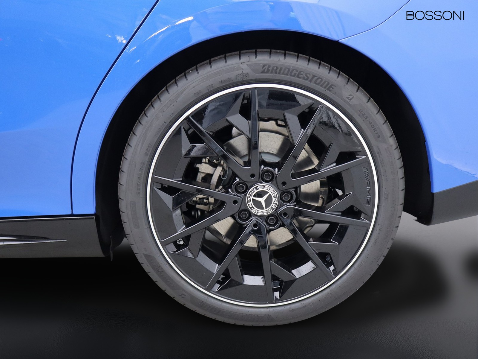 4 - Mercedes CLA 200 premium auto
