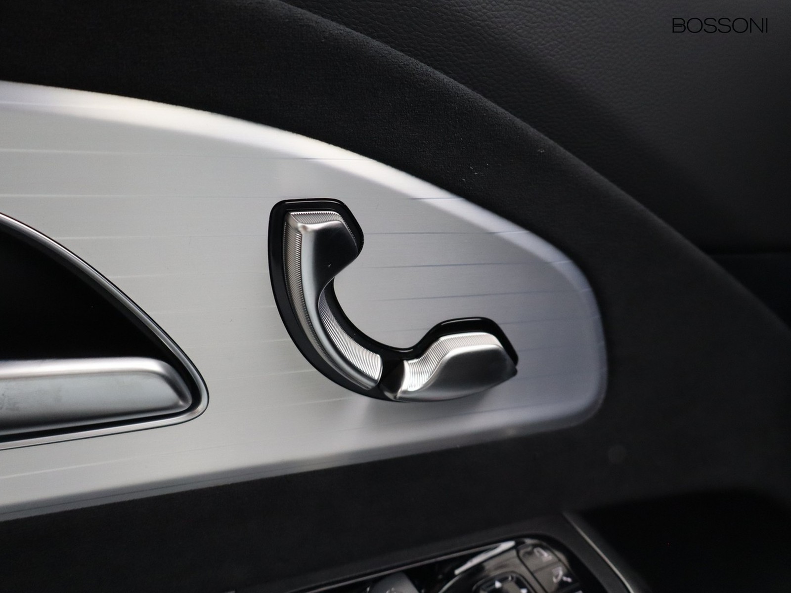 15 - Mercedes CLA 200 premium auto