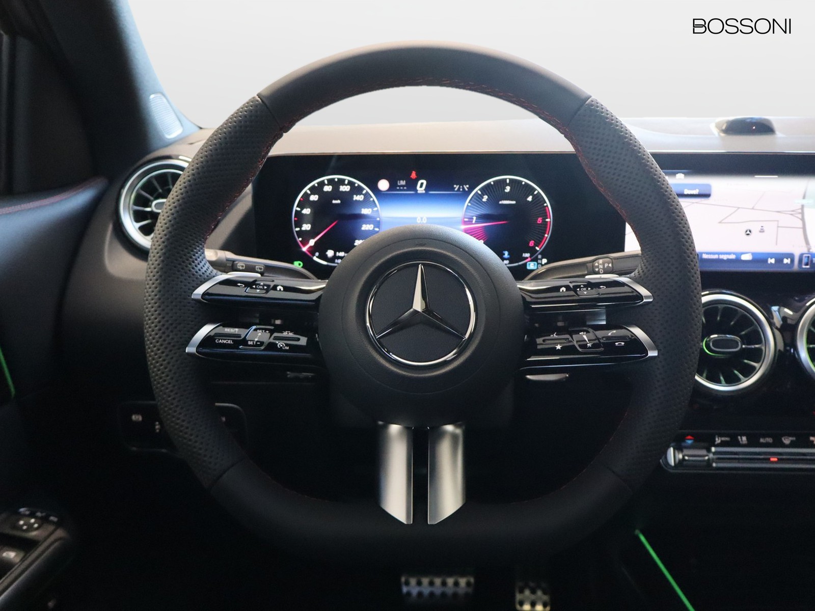 17 - Mercedes GLA 200 d amg line extra 8g-dct