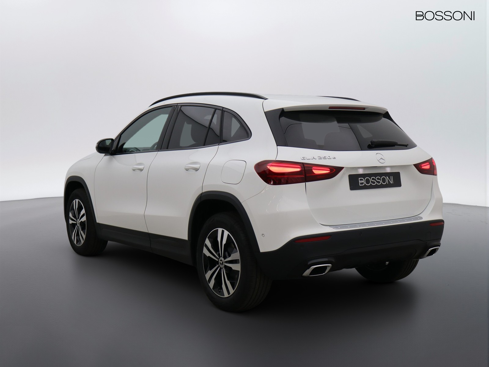 5 - Mercedes GLA 250 e plug-in hybrid progressive extra 8g-dct