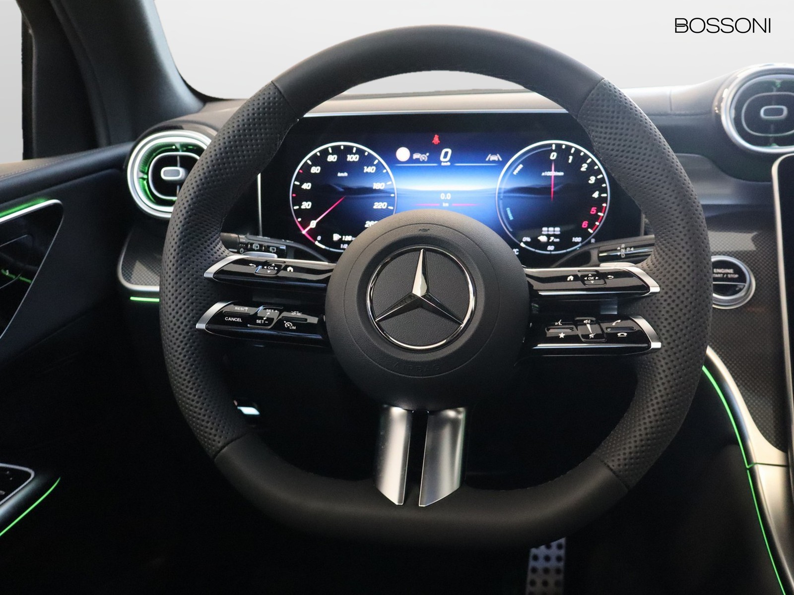 17 - Mercedes GLC suv 300 de plug-in hybrid amg line premium 4matic 9g-tronic