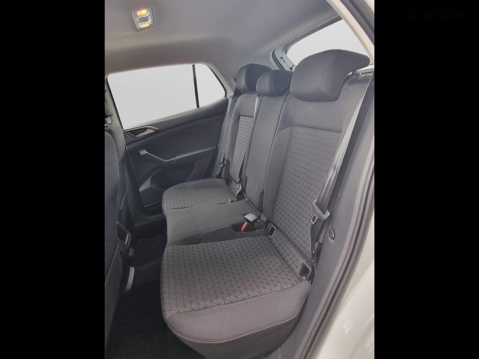 9 - Volkswagen T-Cross 1.0 tsi 95cv style