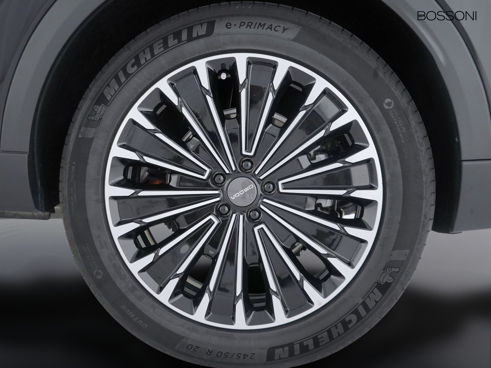 12 - Omoda 9 shs-p 1.5 tgdi plug-in hybrid premium i-awd dht3