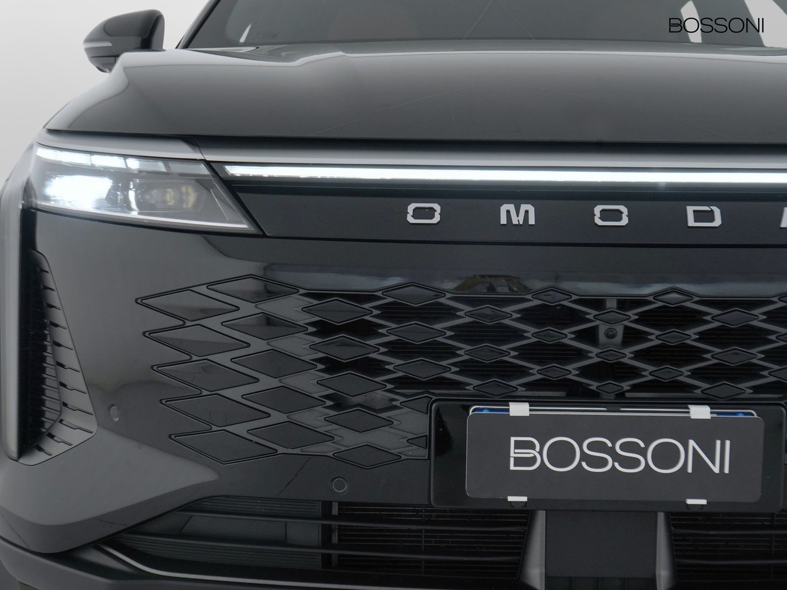 14 - Omoda 9 shs-p 1.5 tgdi plug-in hybrid premium i-awd dht3