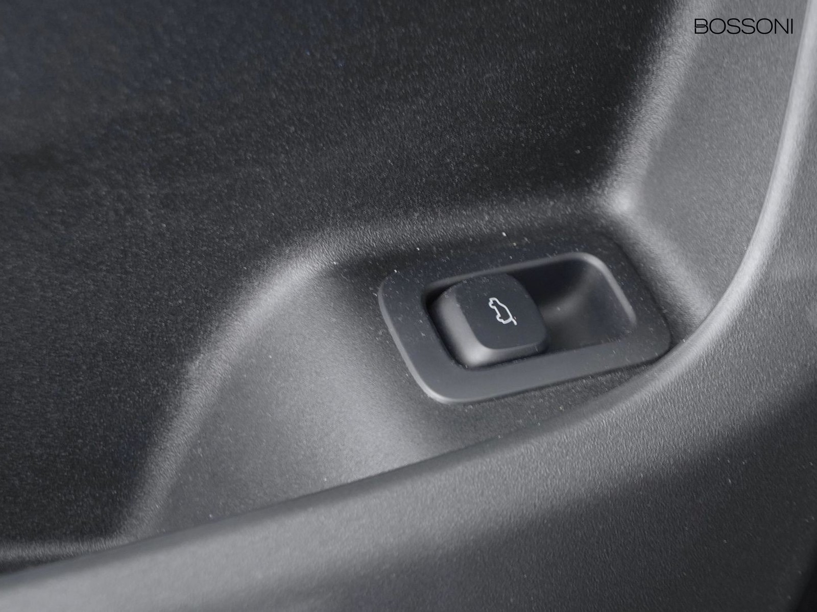 18 - Omoda 9 shs-p 1.5 tgdi plug-in hybrid premium i-awd dht3