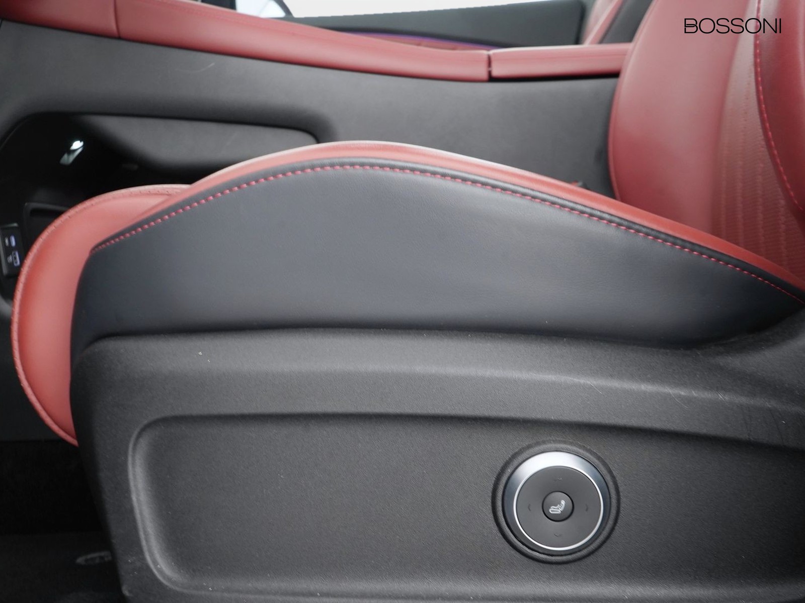 24 - Omoda 9 shs-p 1.5 tgdi plug-in hybrid premium i-awd dht3