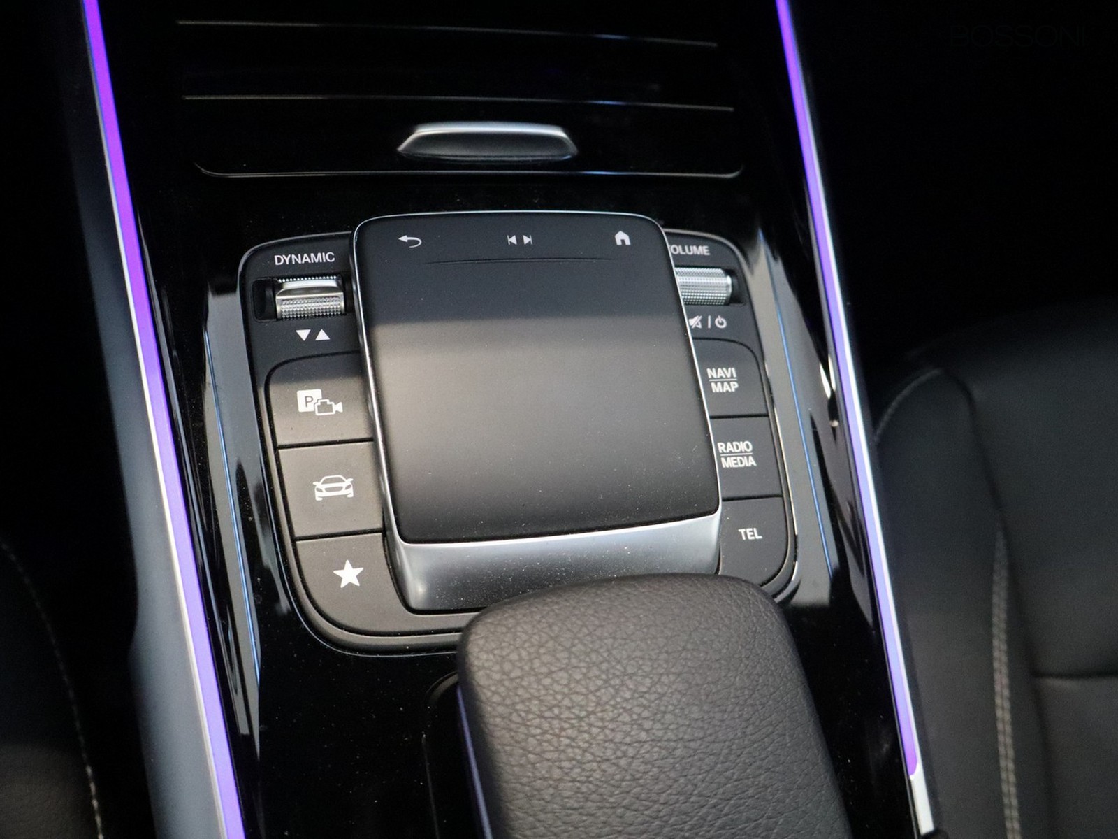 14 - Mercedes GLB 200 d amg line premium plus 8g-dct