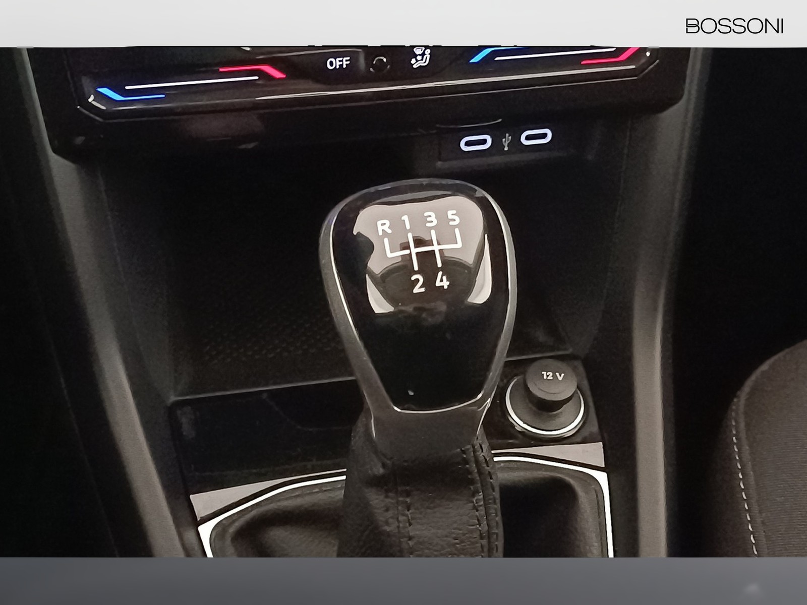 5 - Volkswagen T-Cross 1.0 tsi 95cv sport