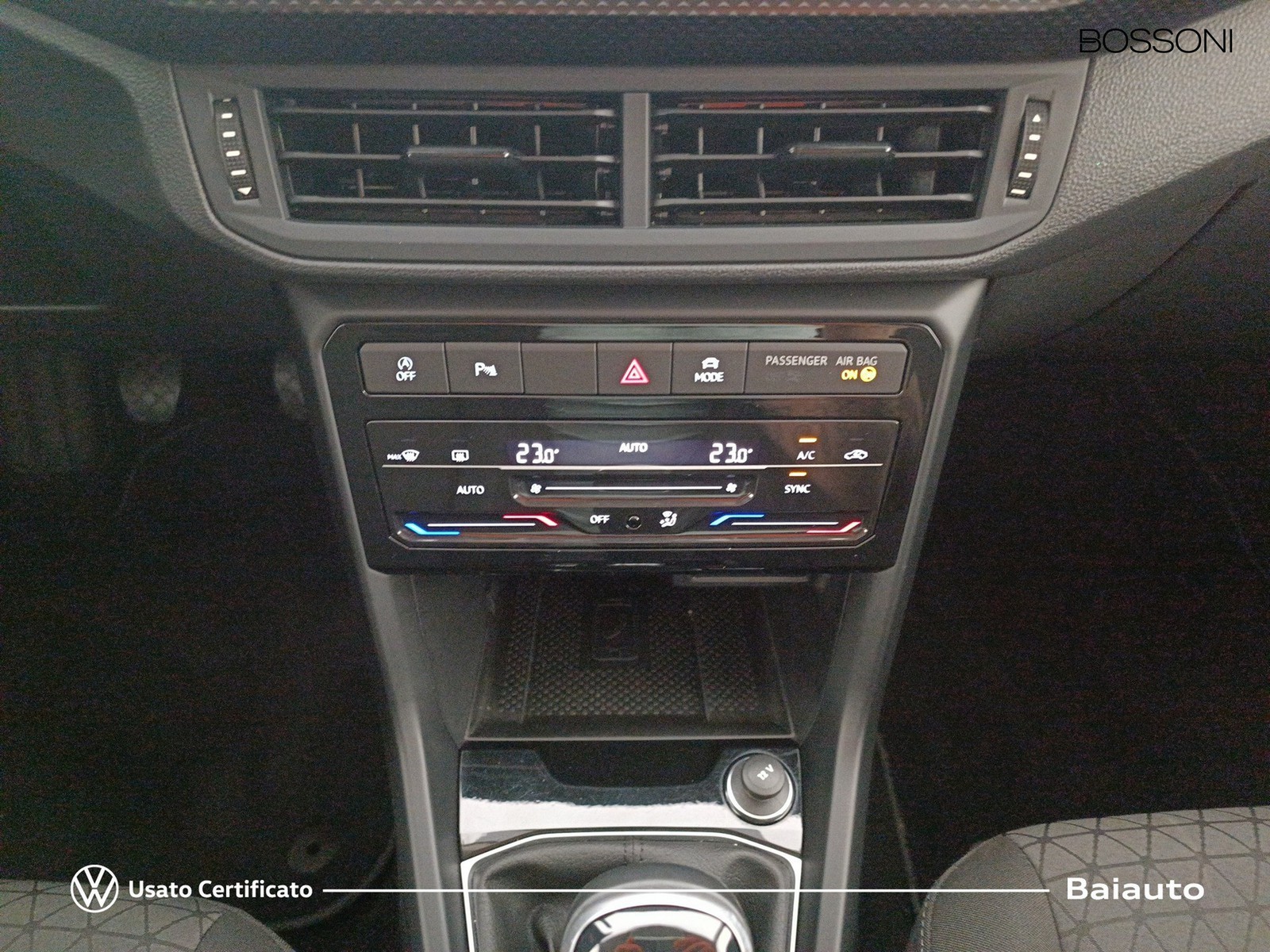 11 - Volkswagen T-Cross 1.0 tsi 110cv sport