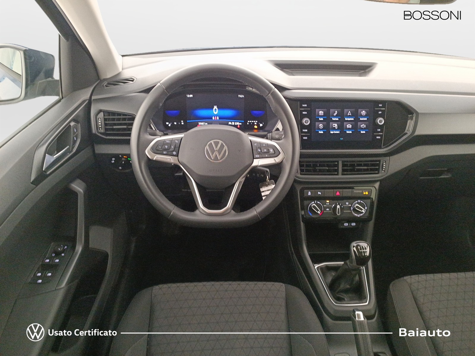 8 - Volkswagen T-Cross 1.0 tsi 95cv style
