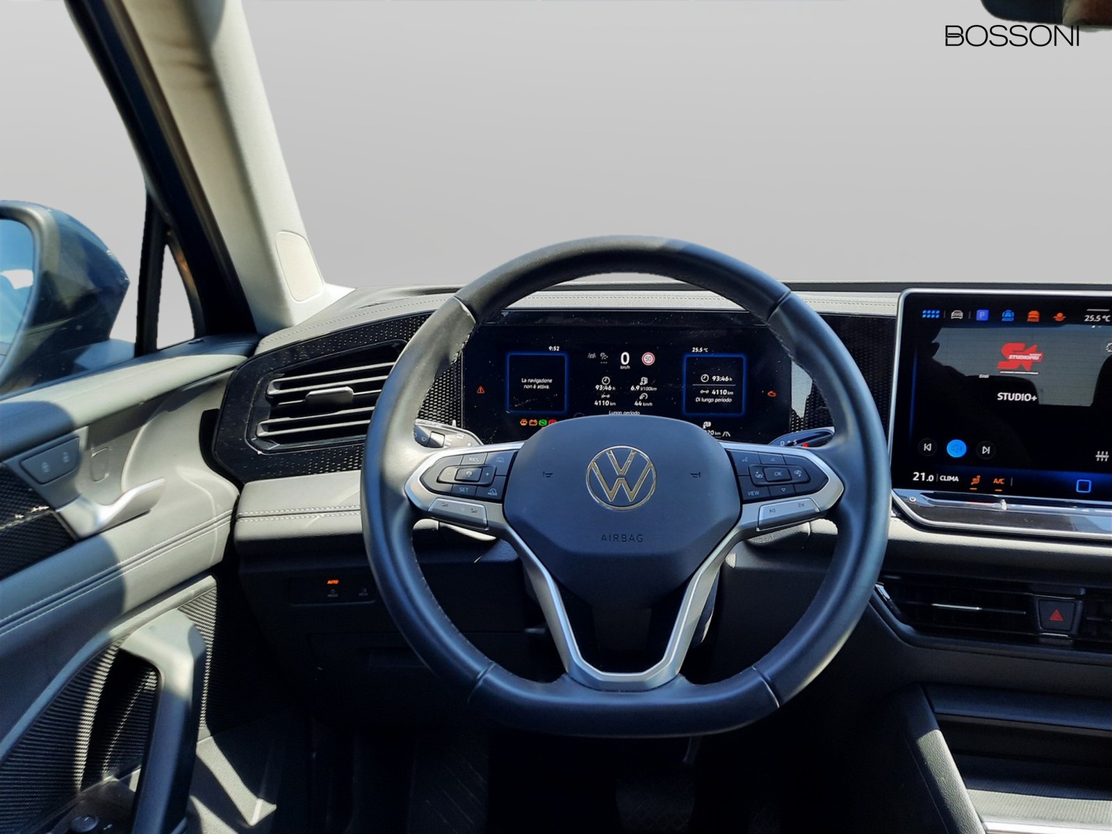 8 - Volkswagen Tiguan 2.0 tdi scr 150cv life dsg