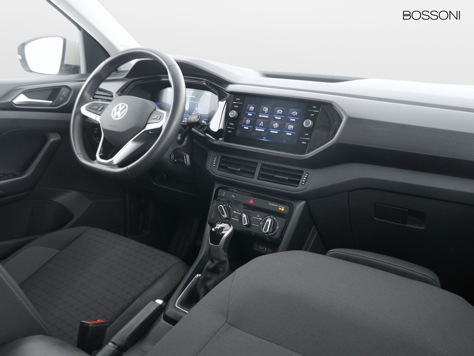 6 - Volkswagen T-Cross 1.0 tsi 95cv style