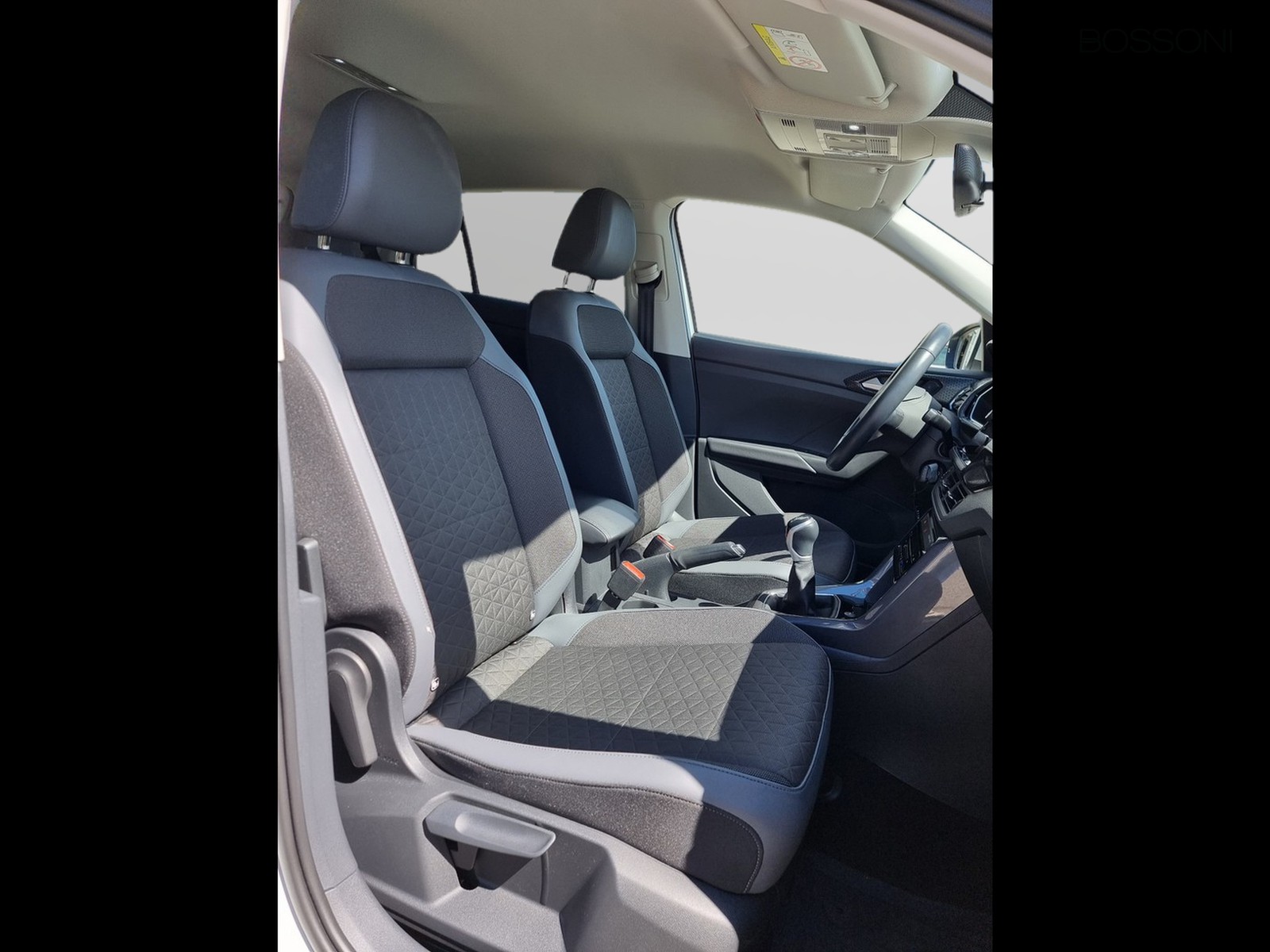 12 - Volkswagen T-Cross 1.0 tsi 110cv advanced