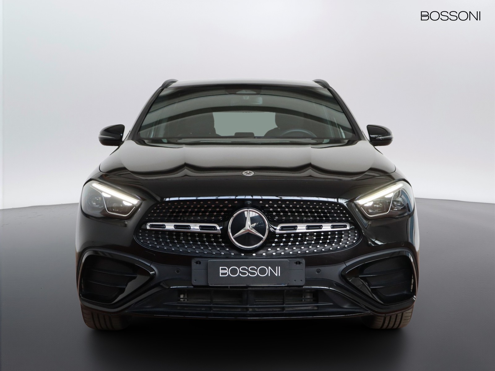 2 - Mercedes GLA 200 d amg line premium 4matic 8g-dct