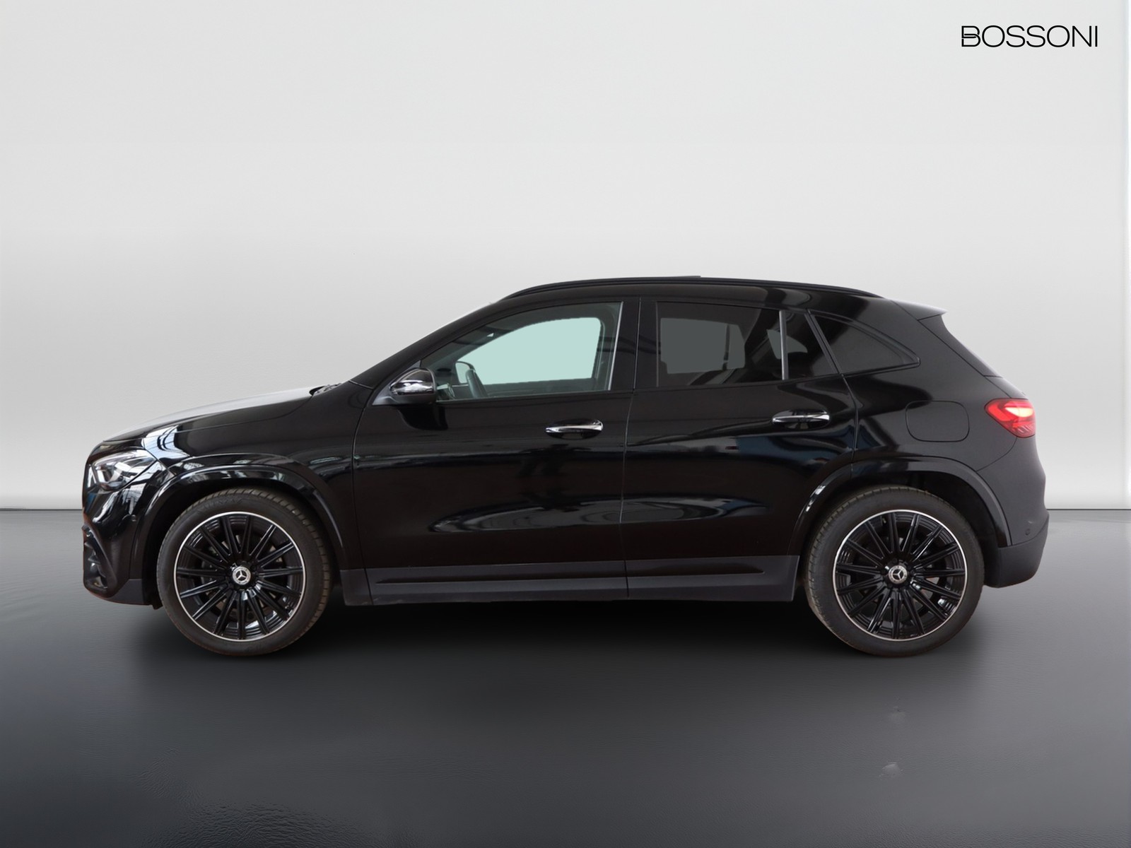 3 - Mercedes GLA 200 d amg line premium 4matic 8g-dct