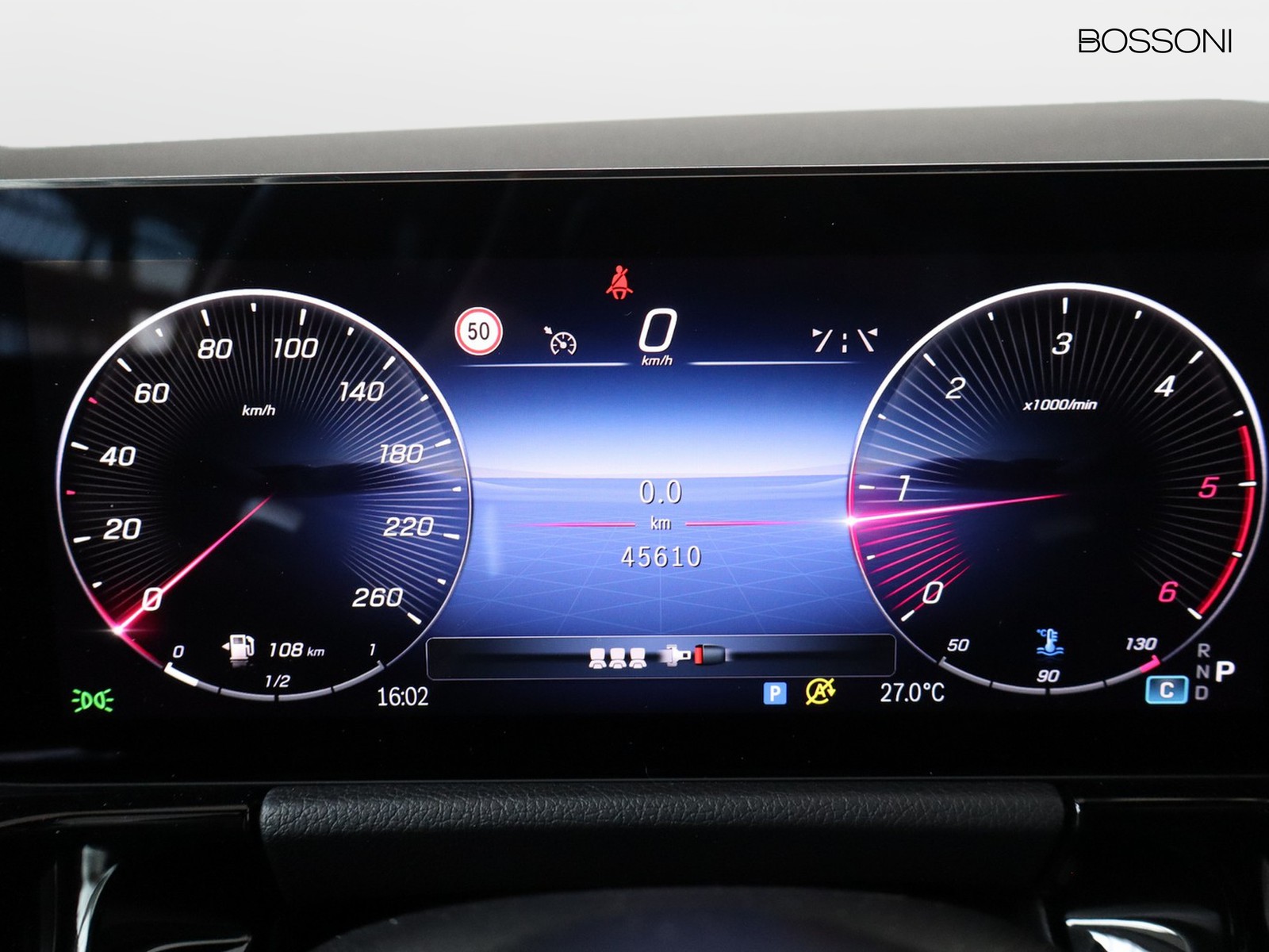 9 - Mercedes GLA 200 d amg line premium 4matic 8g-dct