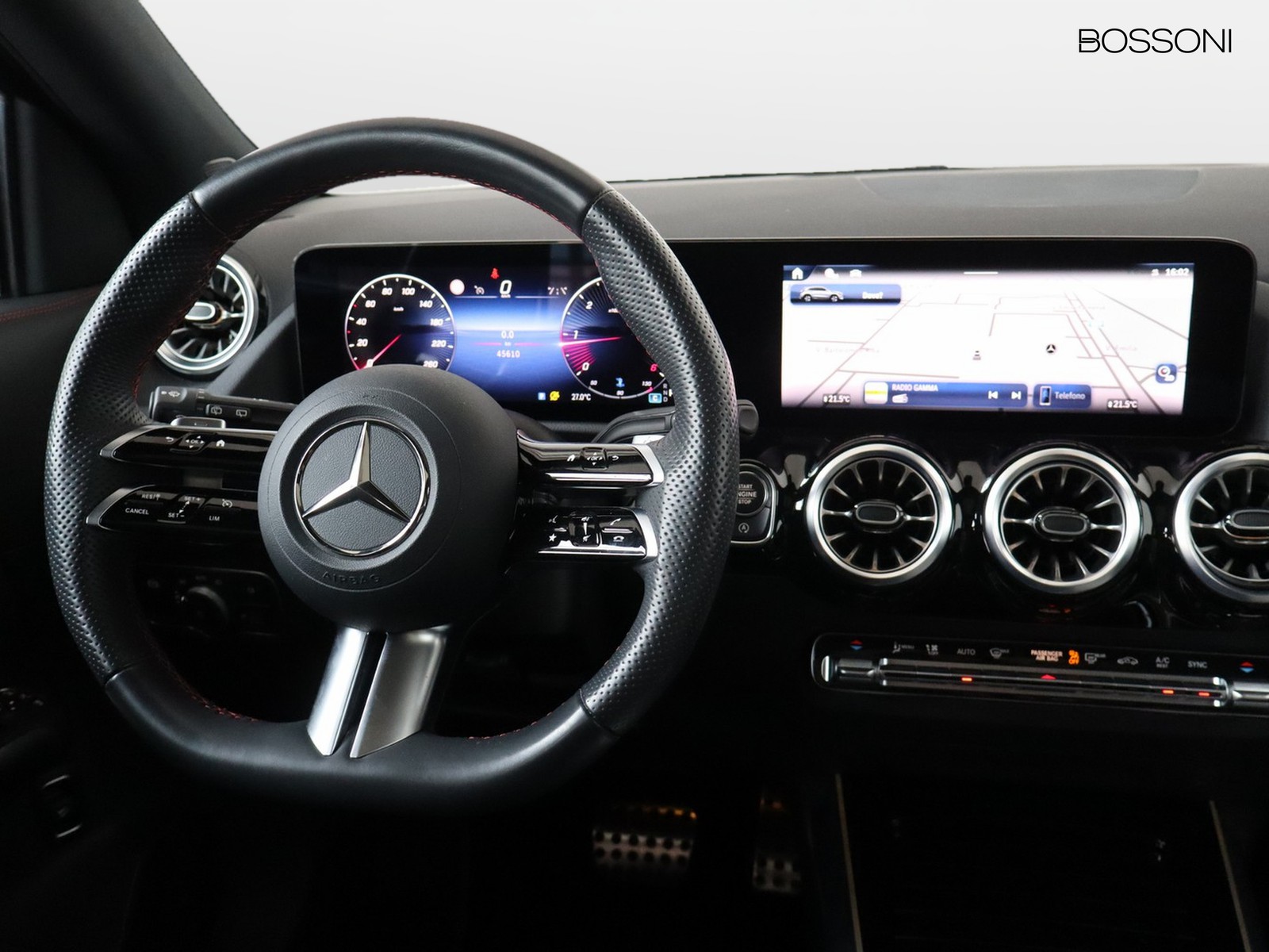12 - Mercedes GLA 200 d amg line premium 4matic 8g-dct