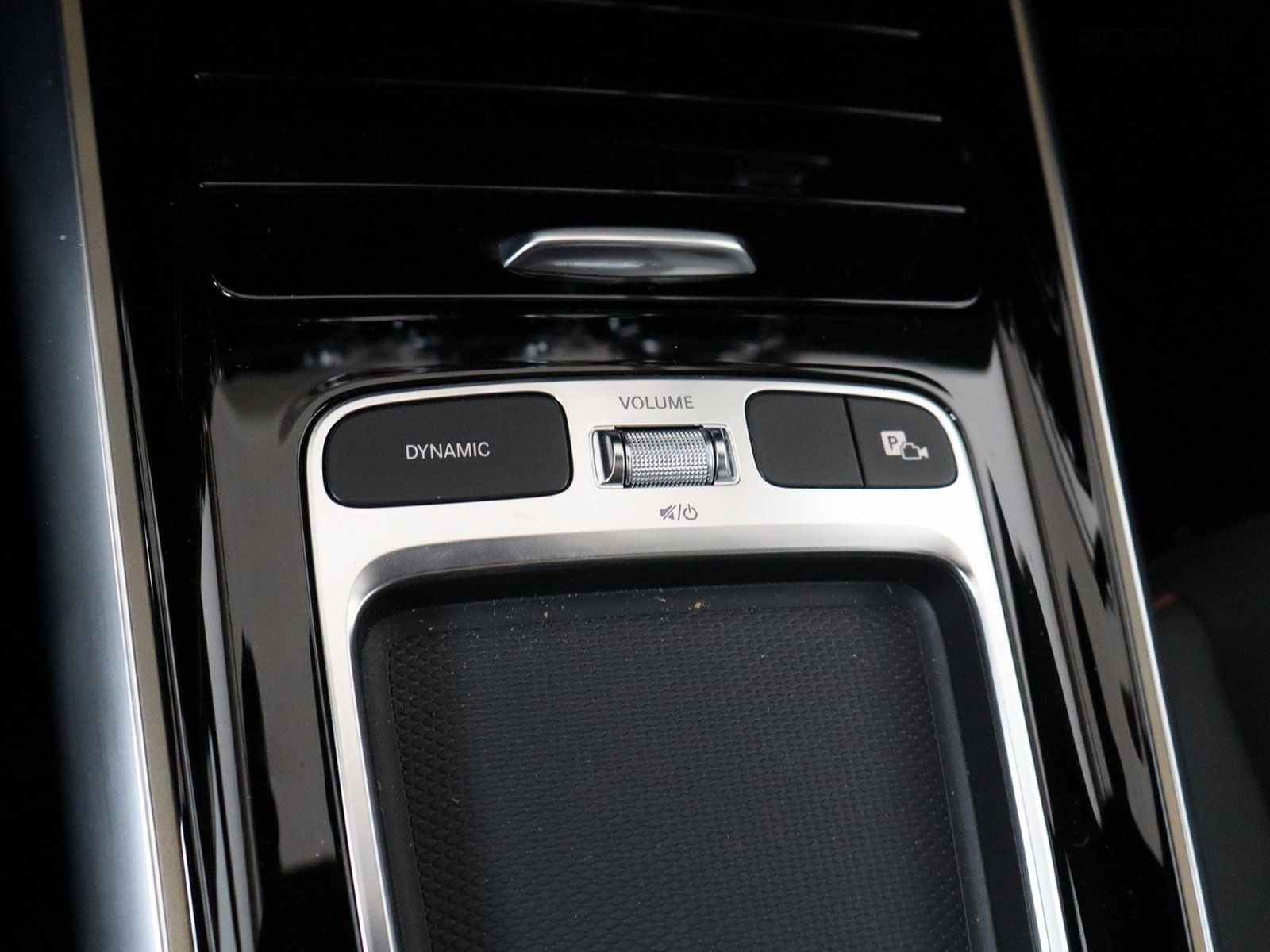 14 - Mercedes GLA 200 d amg line premium 4matic 8g-dct