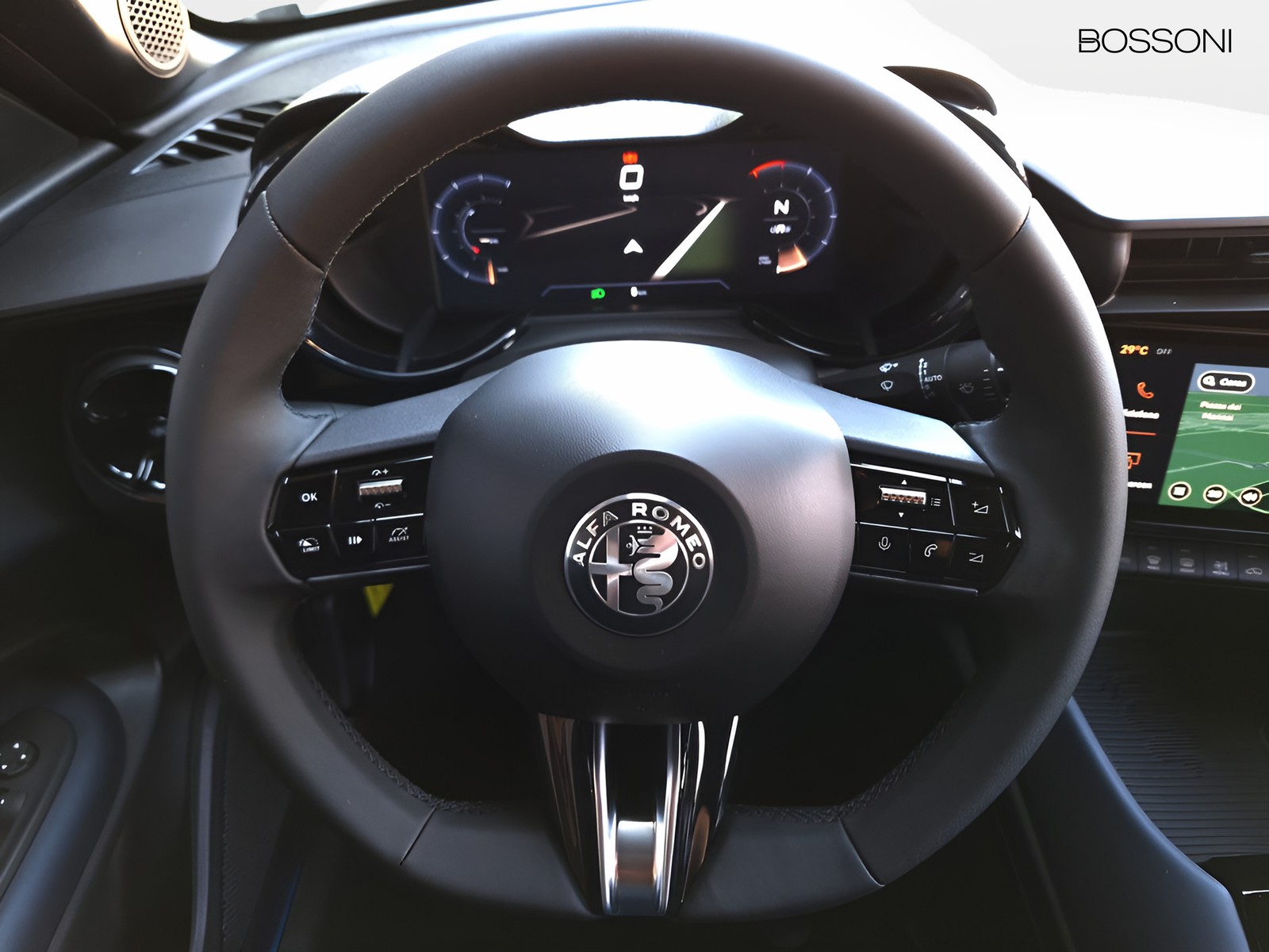 9 - Alfa Romeo Junior 1.2 hybrid 145cv ibrida edct6