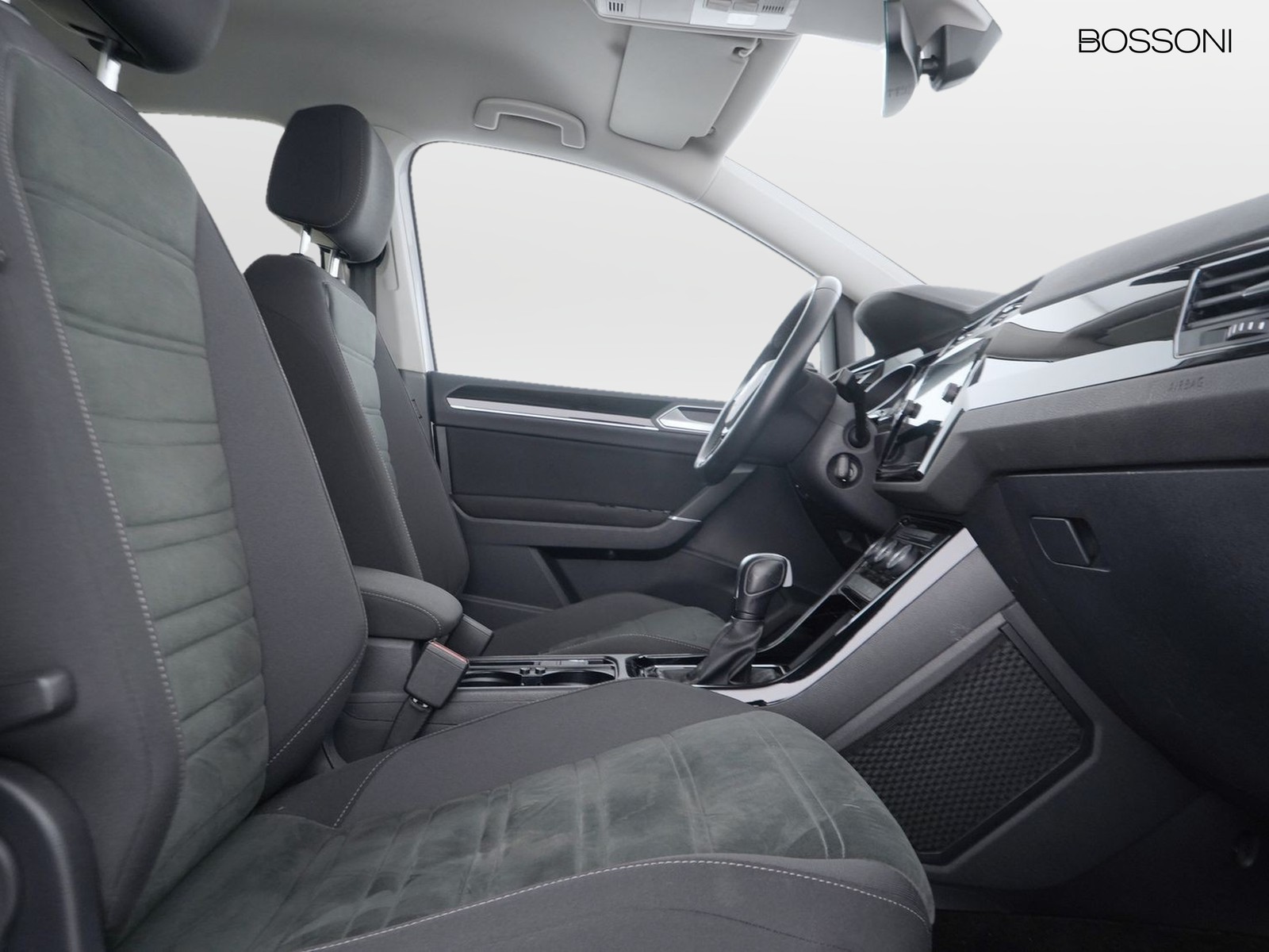 8 - Volkswagen Touran 2.0 tdi scr executive dsg