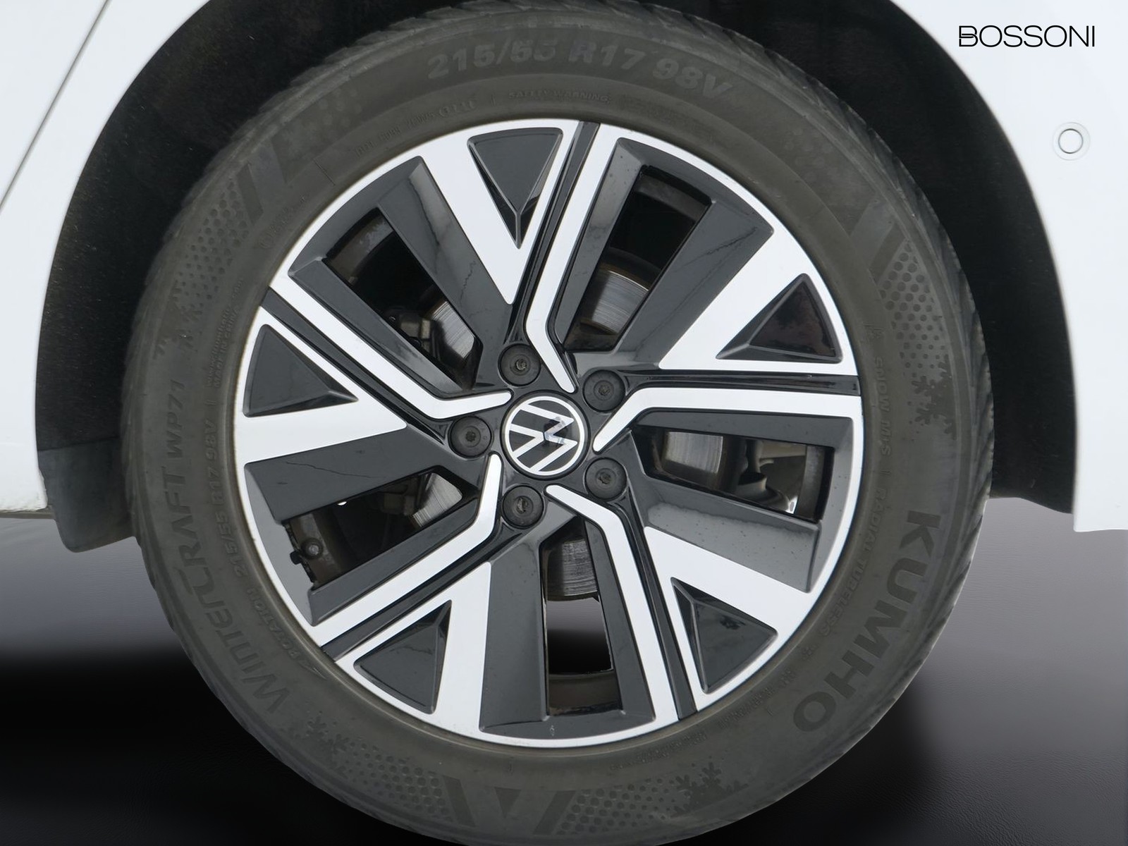 12 - Volkswagen Touran 2.0 tdi scr executive dsg