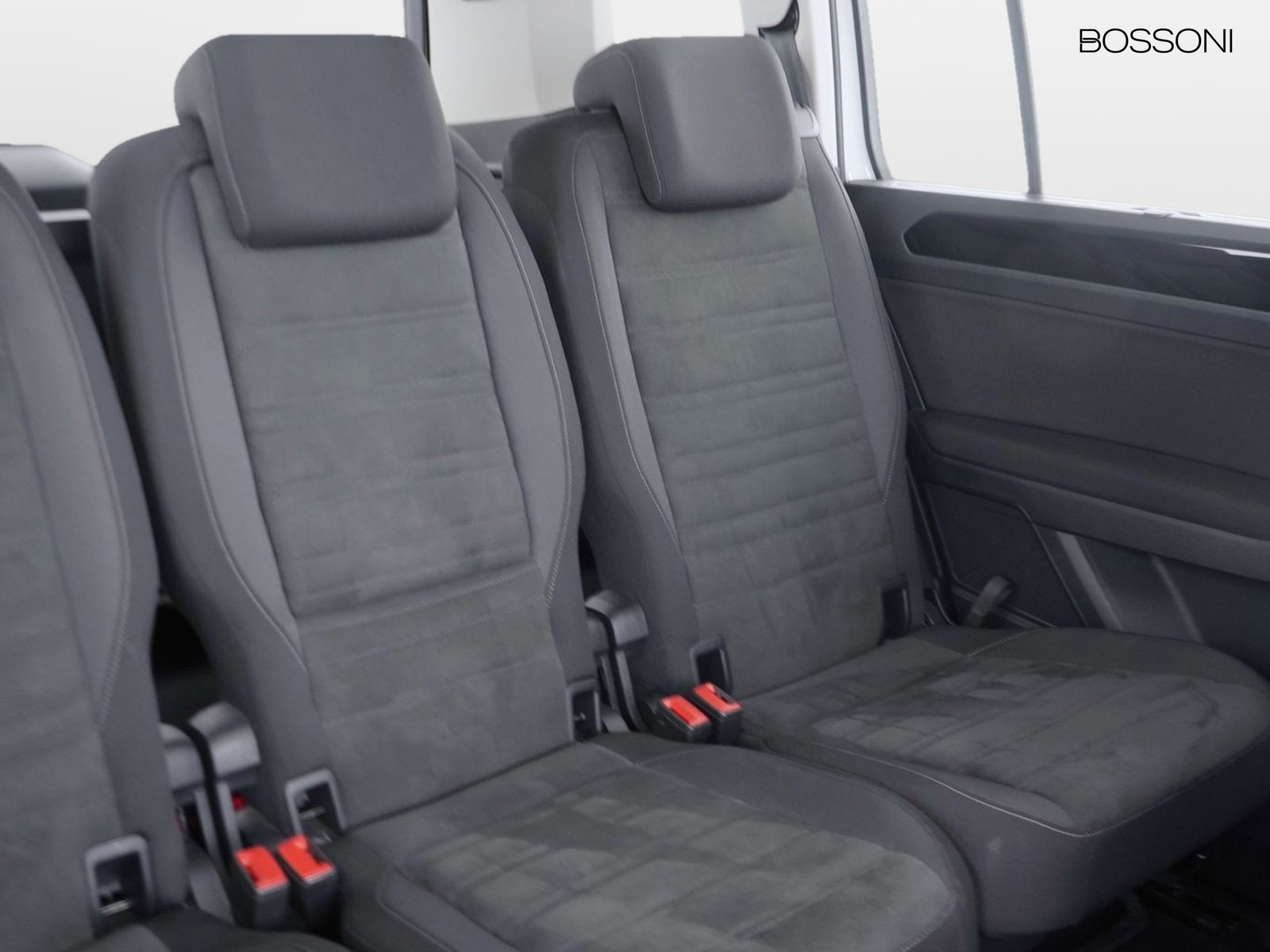 21 - Volkswagen Touran 2.0 tdi scr executive dsg