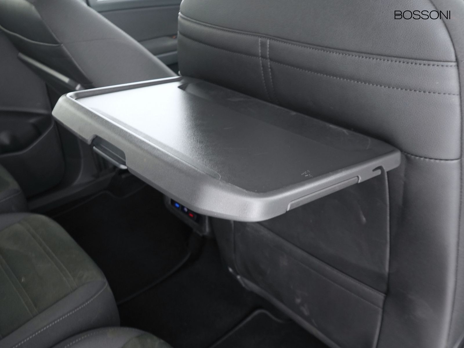 22 - Volkswagen Touran 2.0 tdi scr executive dsg