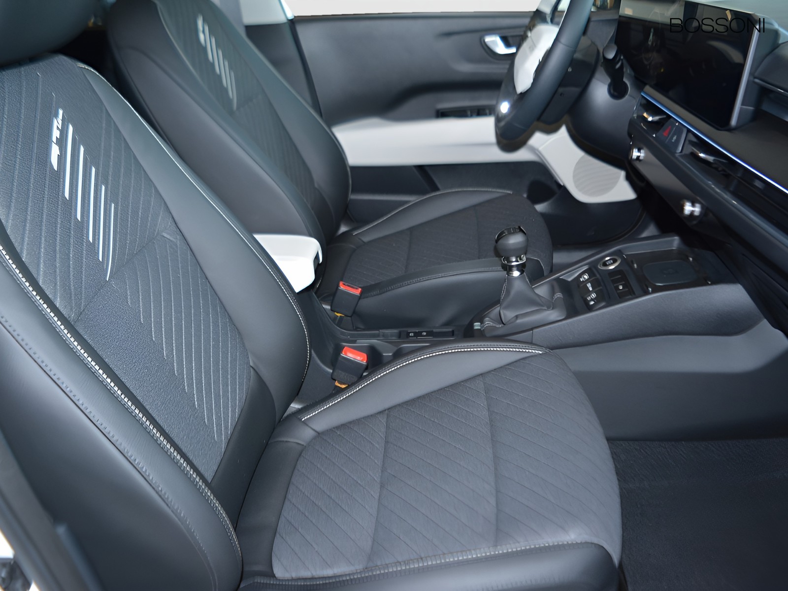 5 - Kia Stonic 1.0 t-gdi mhev gt-line