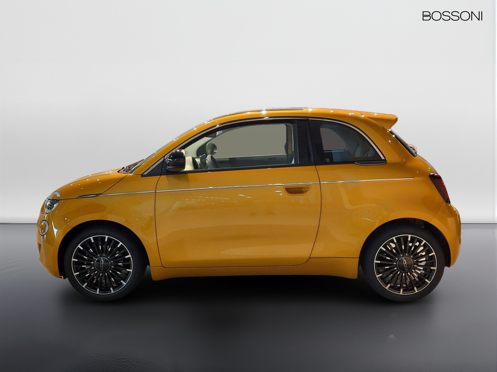3 - Fiat 500 1.0 hybrid la prima