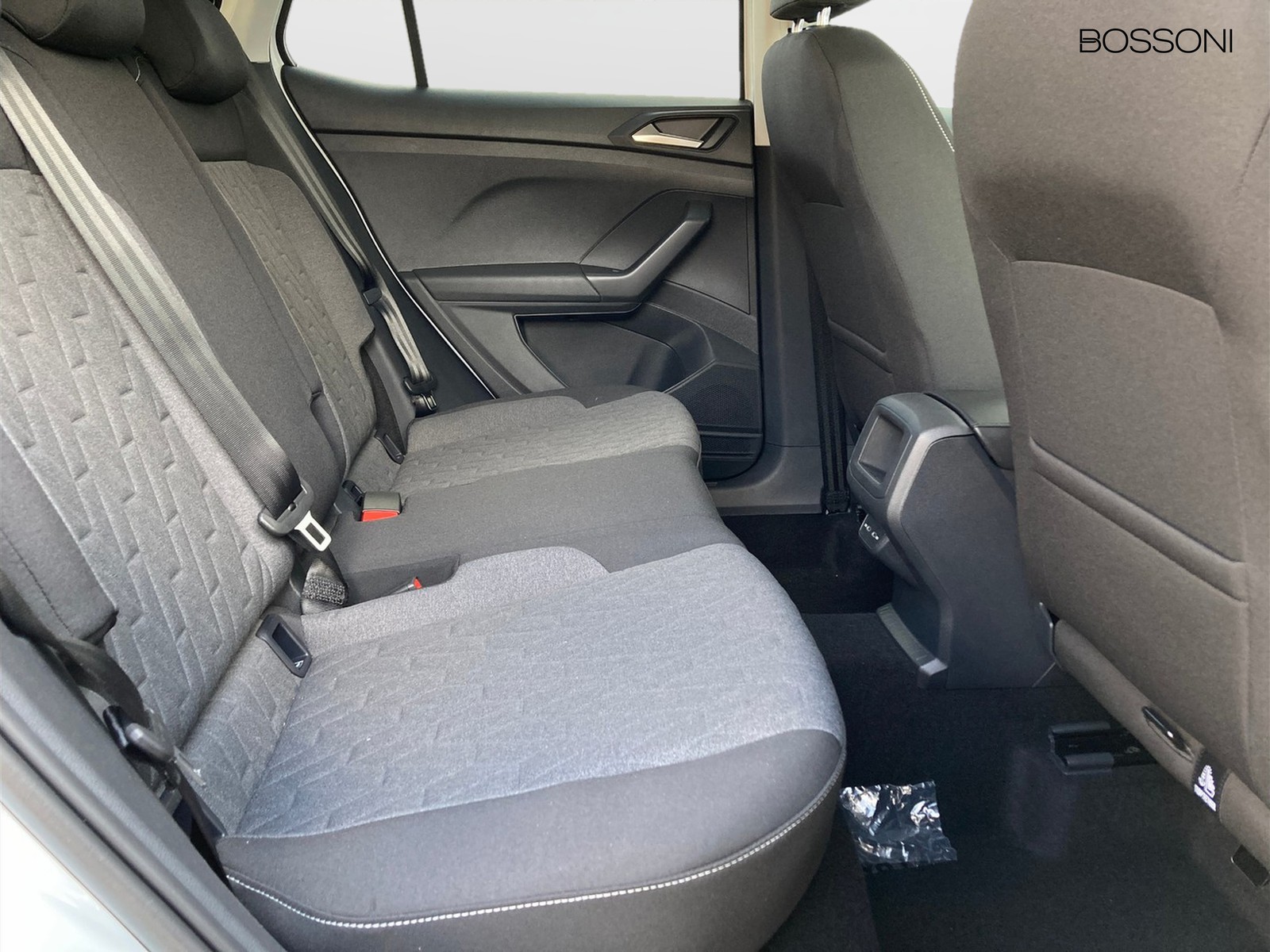 8 - Volkswagen T-Cross 1.0 tsi 95cv edition plus