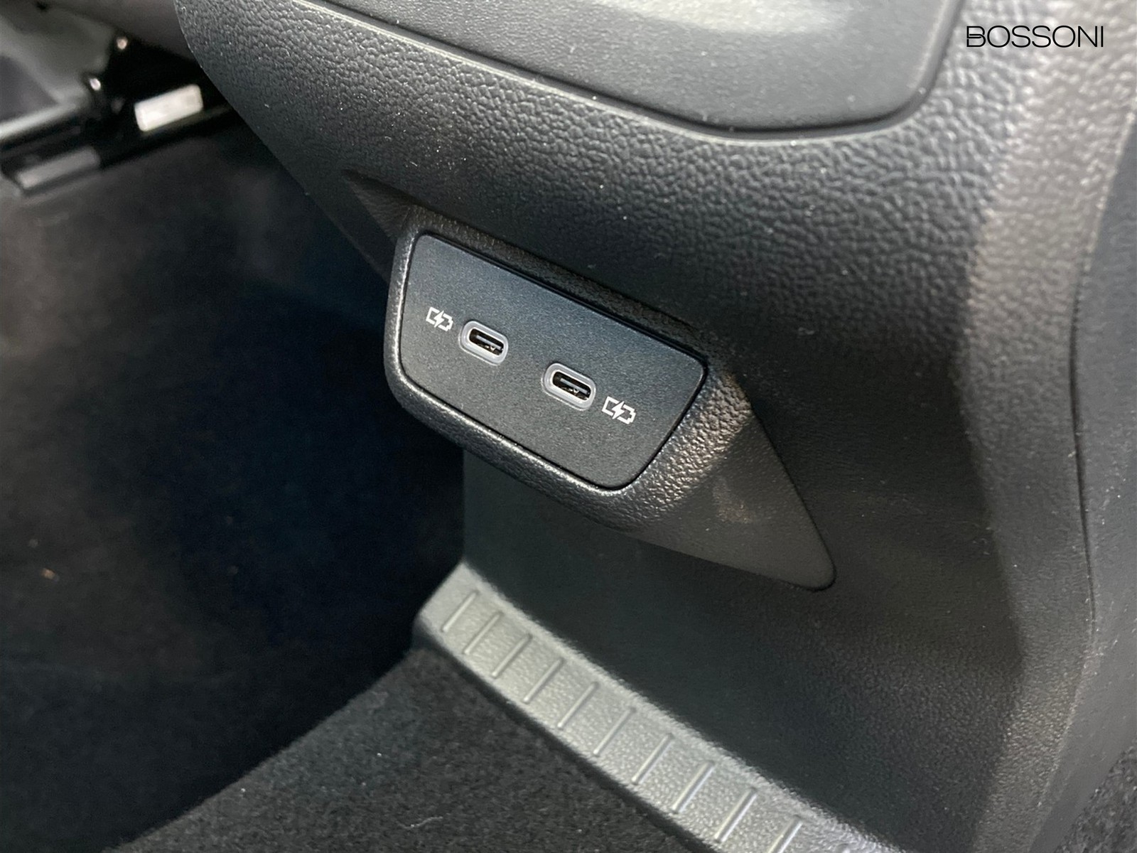 9 - Volkswagen T-Cross 1.0 tsi 95cv edition plus