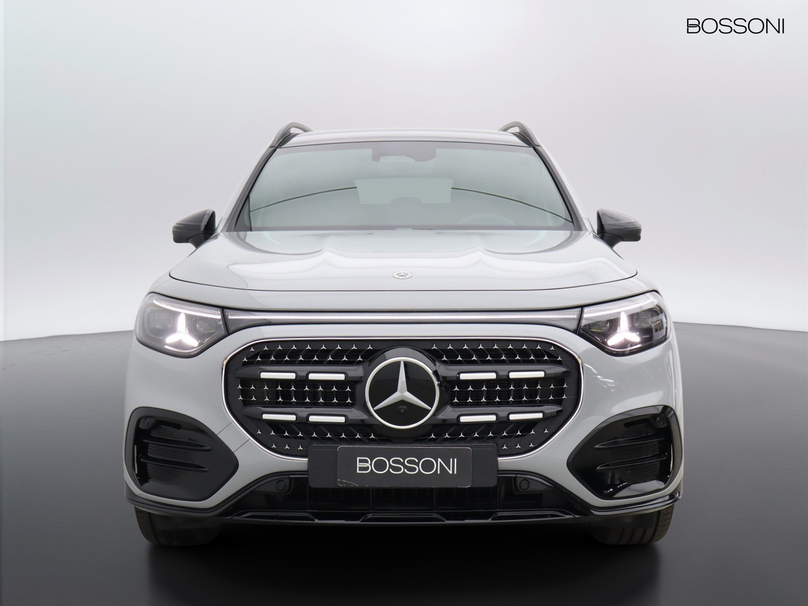 2 - Mercedes GLB 200 premium 4matic 8g-edct