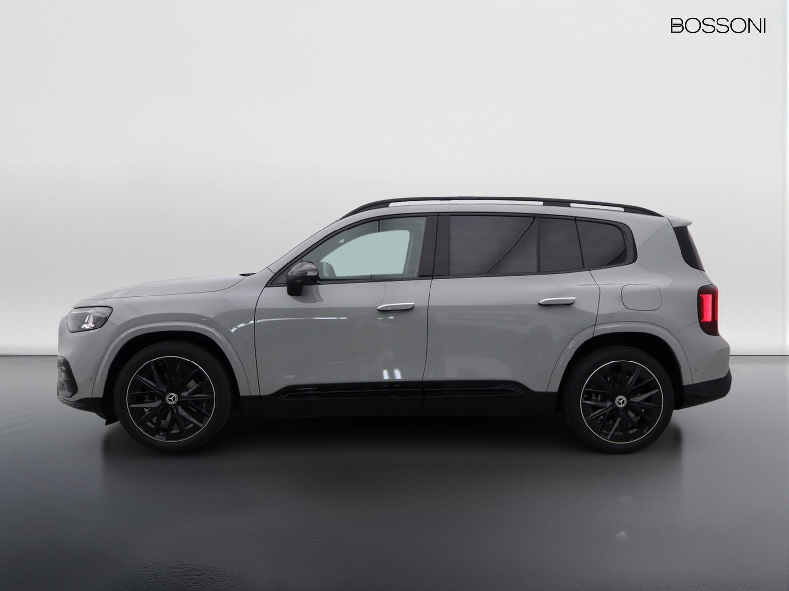 3 - Mercedes GLB 200 premium 4matic 8g-edct