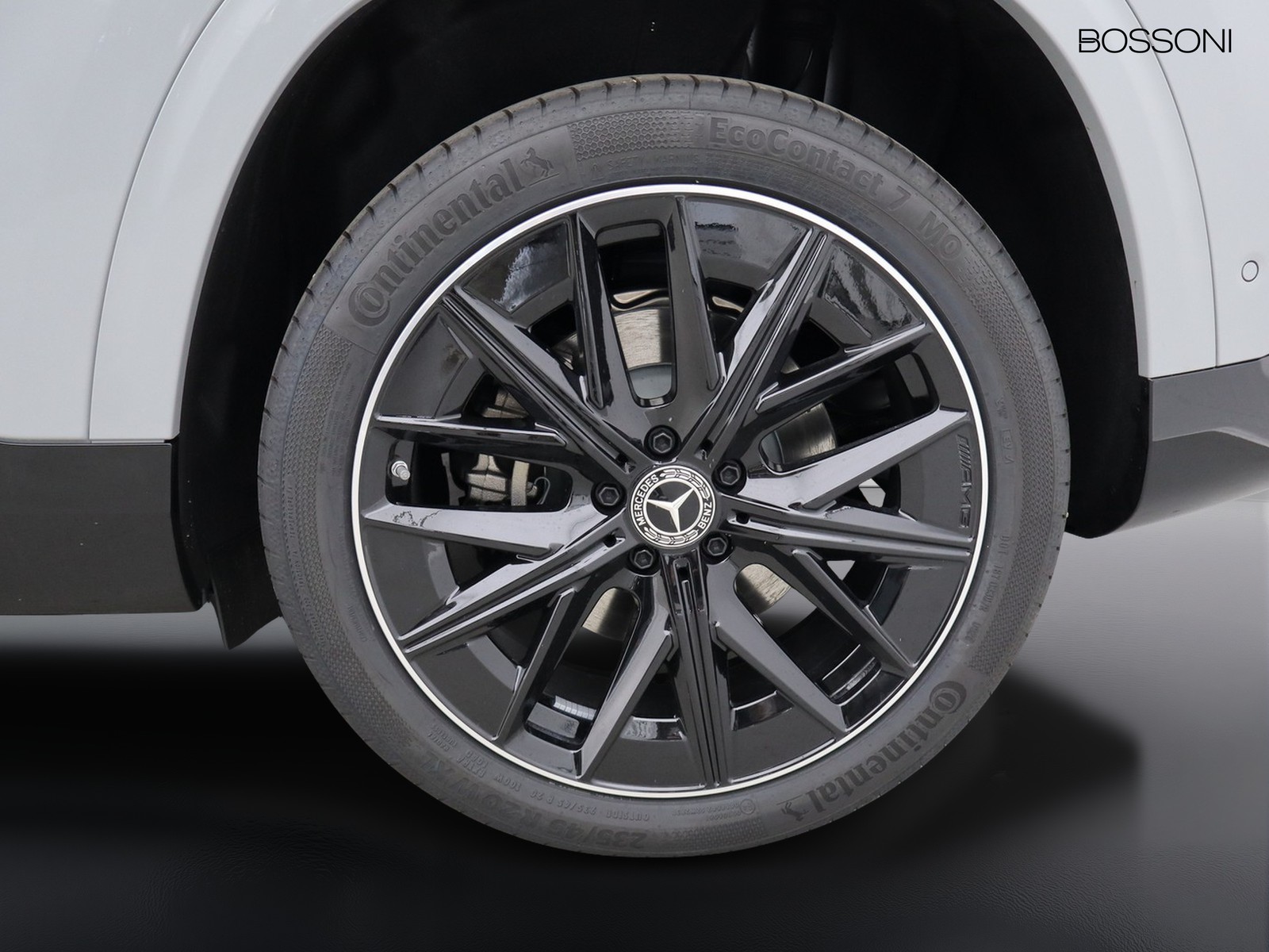 4 - Mercedes GLB 200 premium 4matic 8g-edct