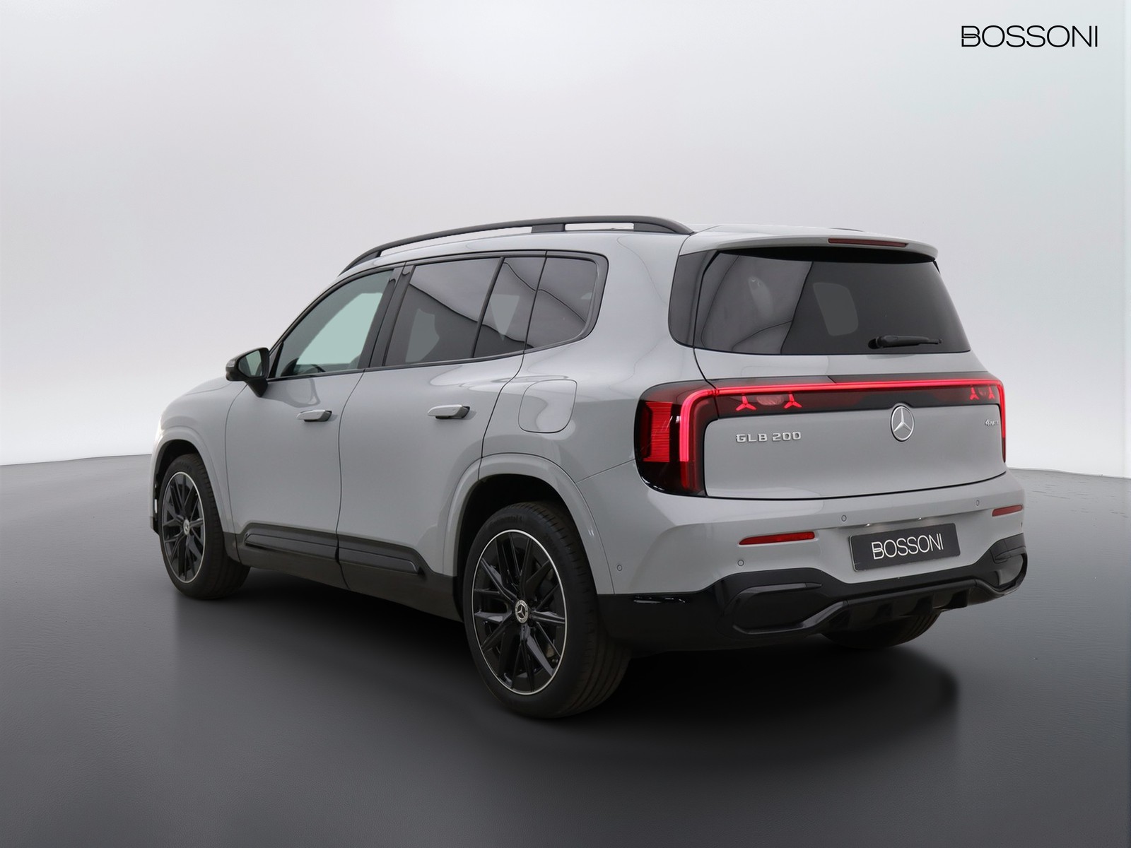 5 - Mercedes GLB 200 premium 4matic 8g-edct
