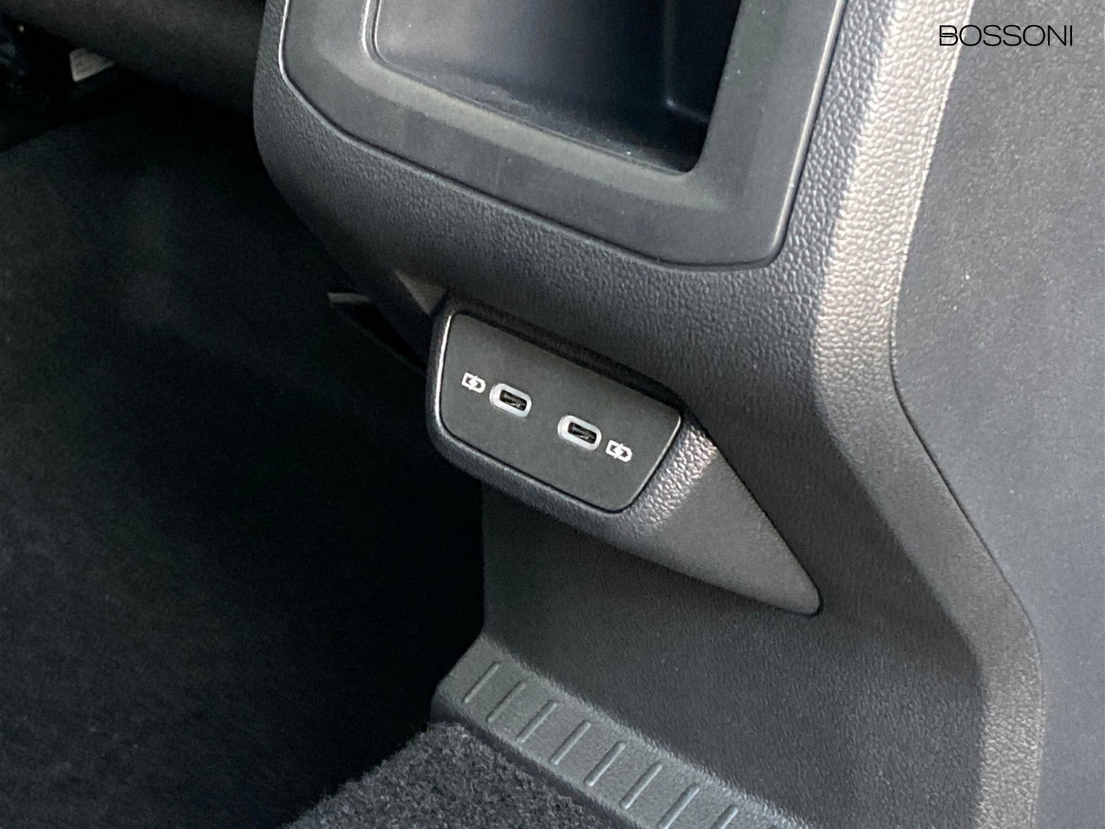8 - Volkswagen T-Cross 1.0 tsi 95cv edition plus