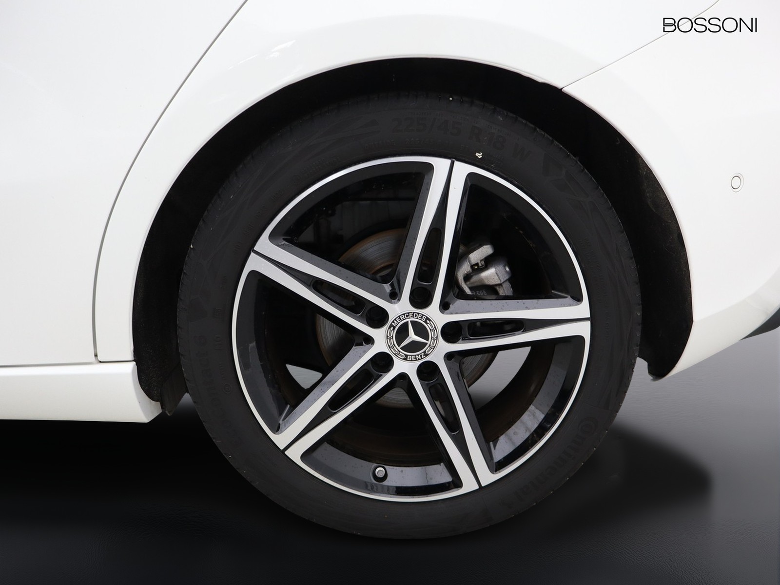 4 - Mercedes Classe A 180 d sport night edition plus 8g-dct