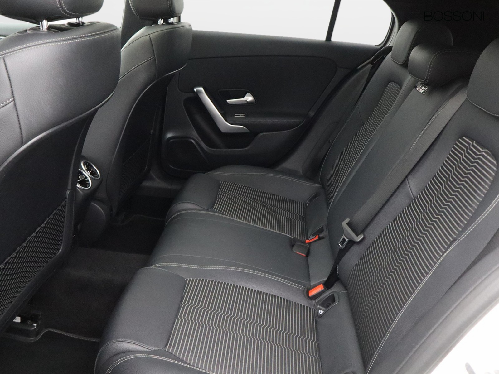 8 - Mercedes Classe A 180 d sport night edition plus 8g-dct