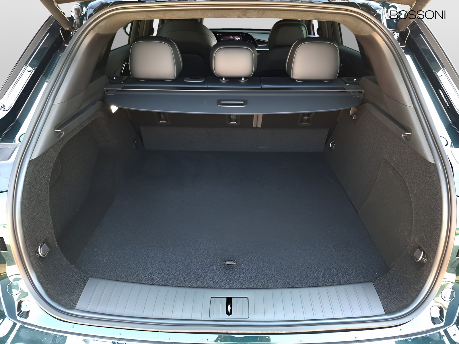6 - Omoda 9 shs-p 1.5 tgdi plug-in hybrid premium i-awd dht3