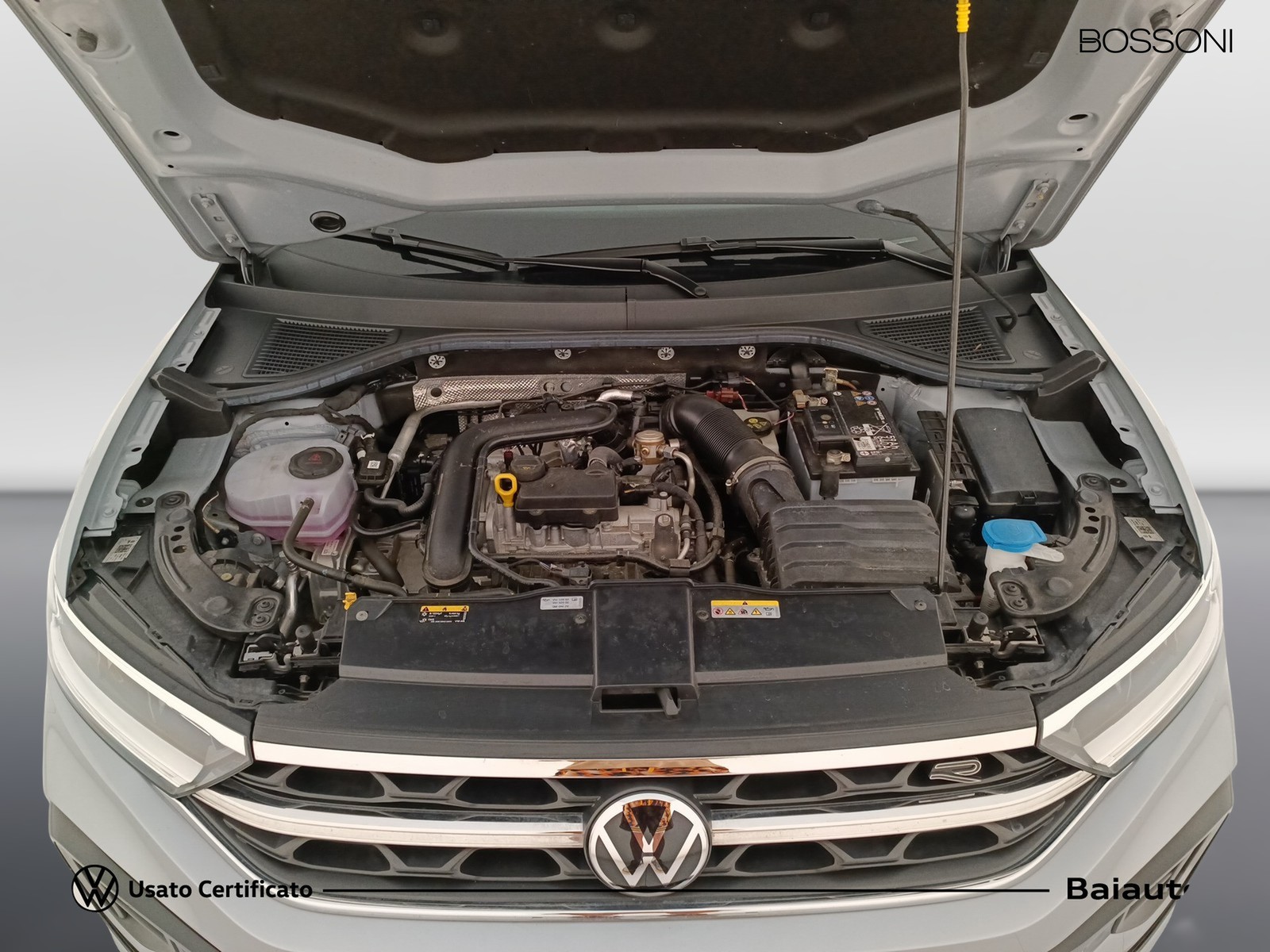 32 - Volkswagen T-Roc 1.0 tsi 110cv r line
