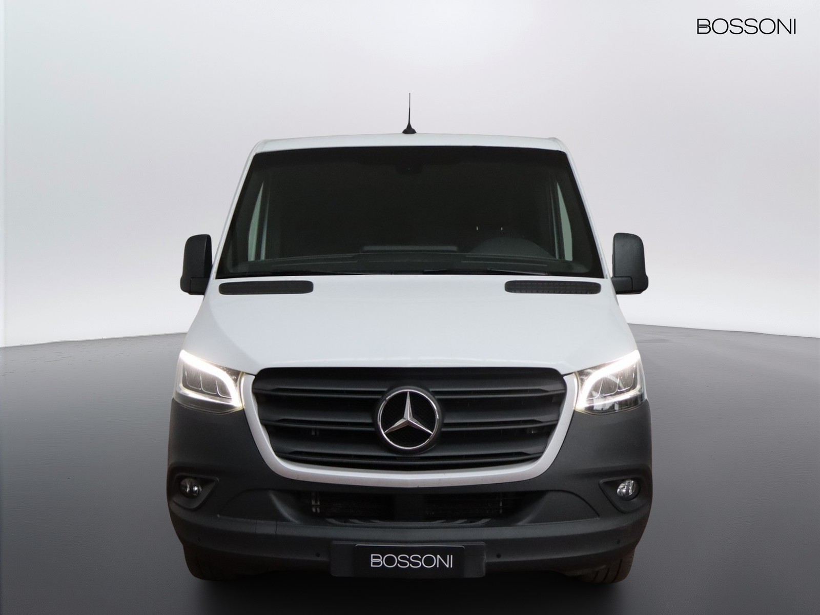 2 - Mercedes Vans Sprinter 319 2.0 cdi f 37/35 rwd h2 9g-tronic