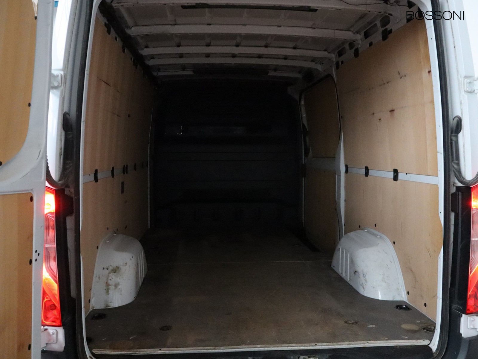 12 - Mercedes Vans Sprinter 319 2.0 cdi f 37/35 rwd h2 9g-tronic