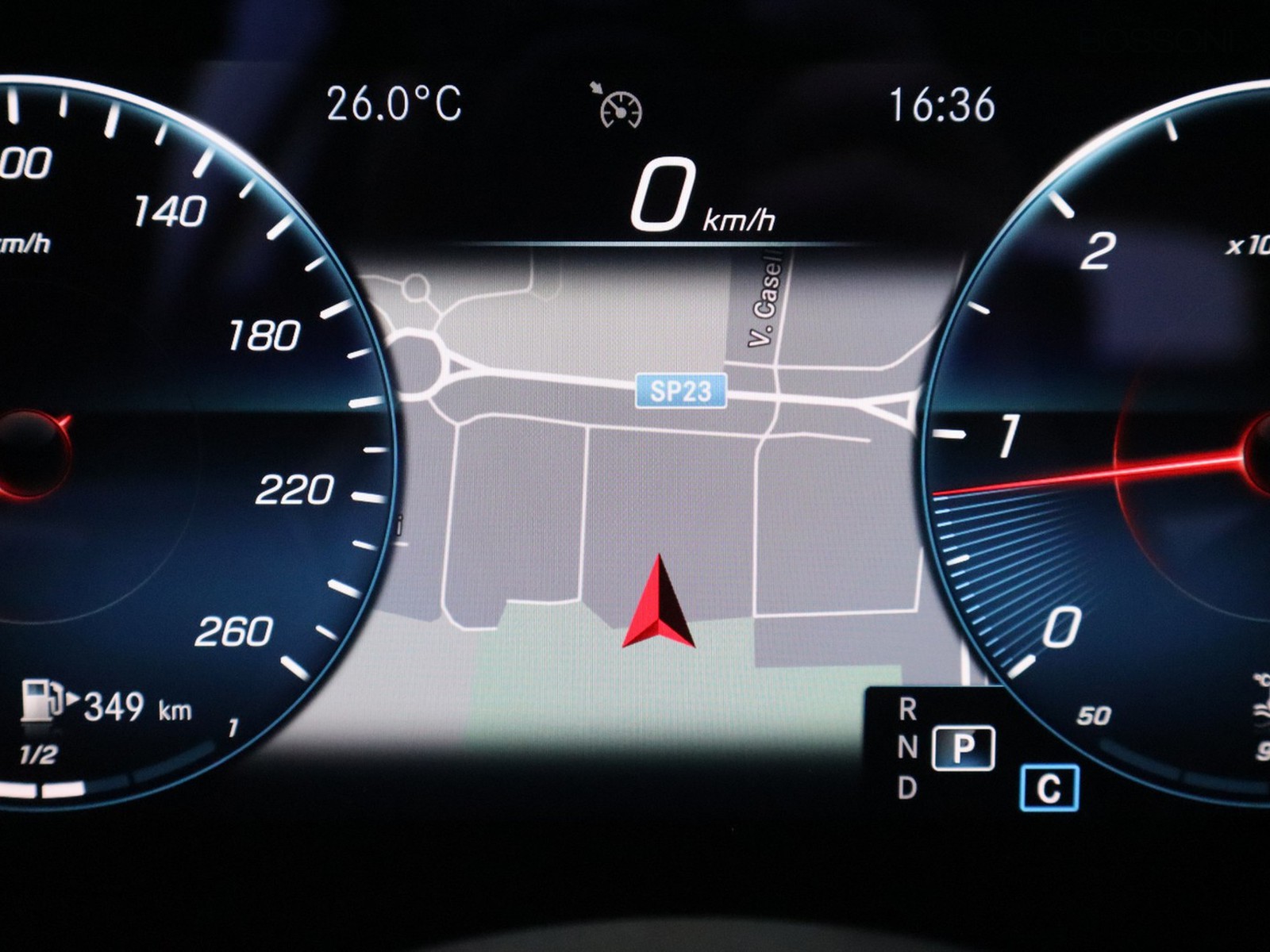 16 - Mercedes Classe E station wagon 220 d sport 4matic 9g-tronic plus