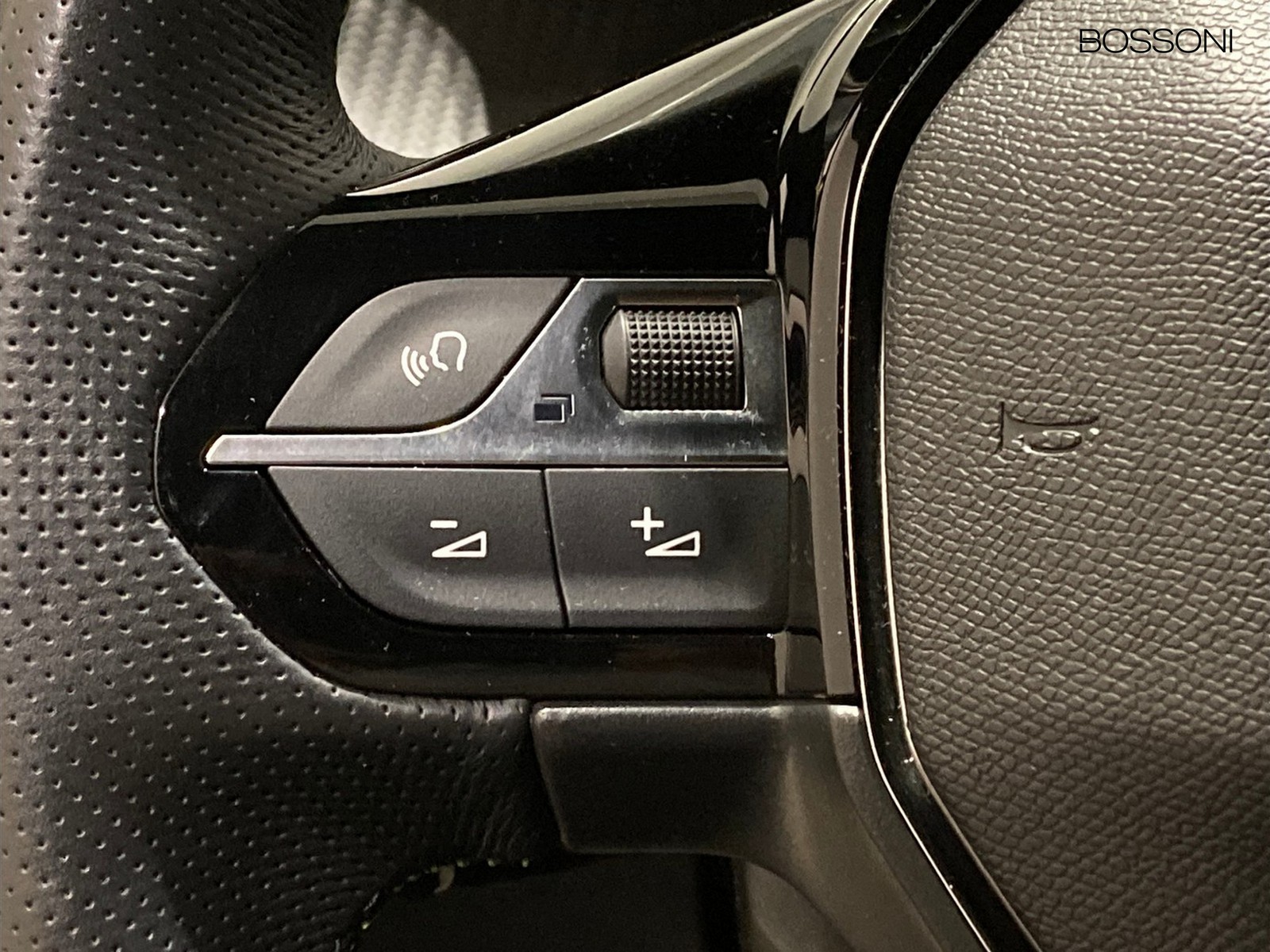 12 - Peugeot 208 5 porte 1.2 puretech gt s&s