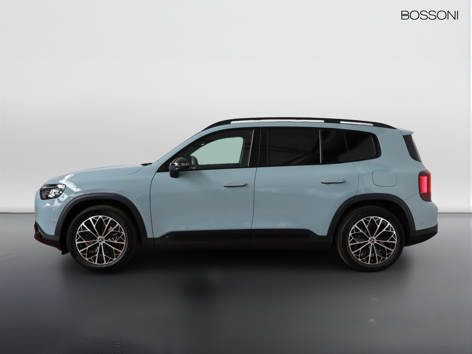 3 - Mercedes GLB 200 advanced plus 8g-edct