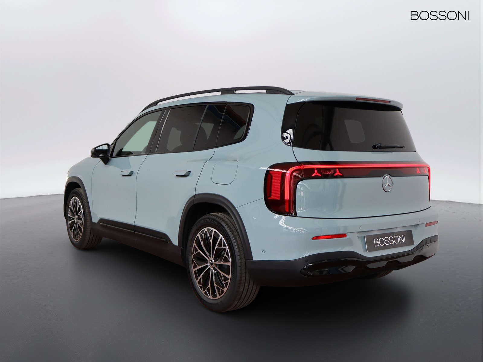 5 - Mercedes GLB 200 advanced plus 8g-edct