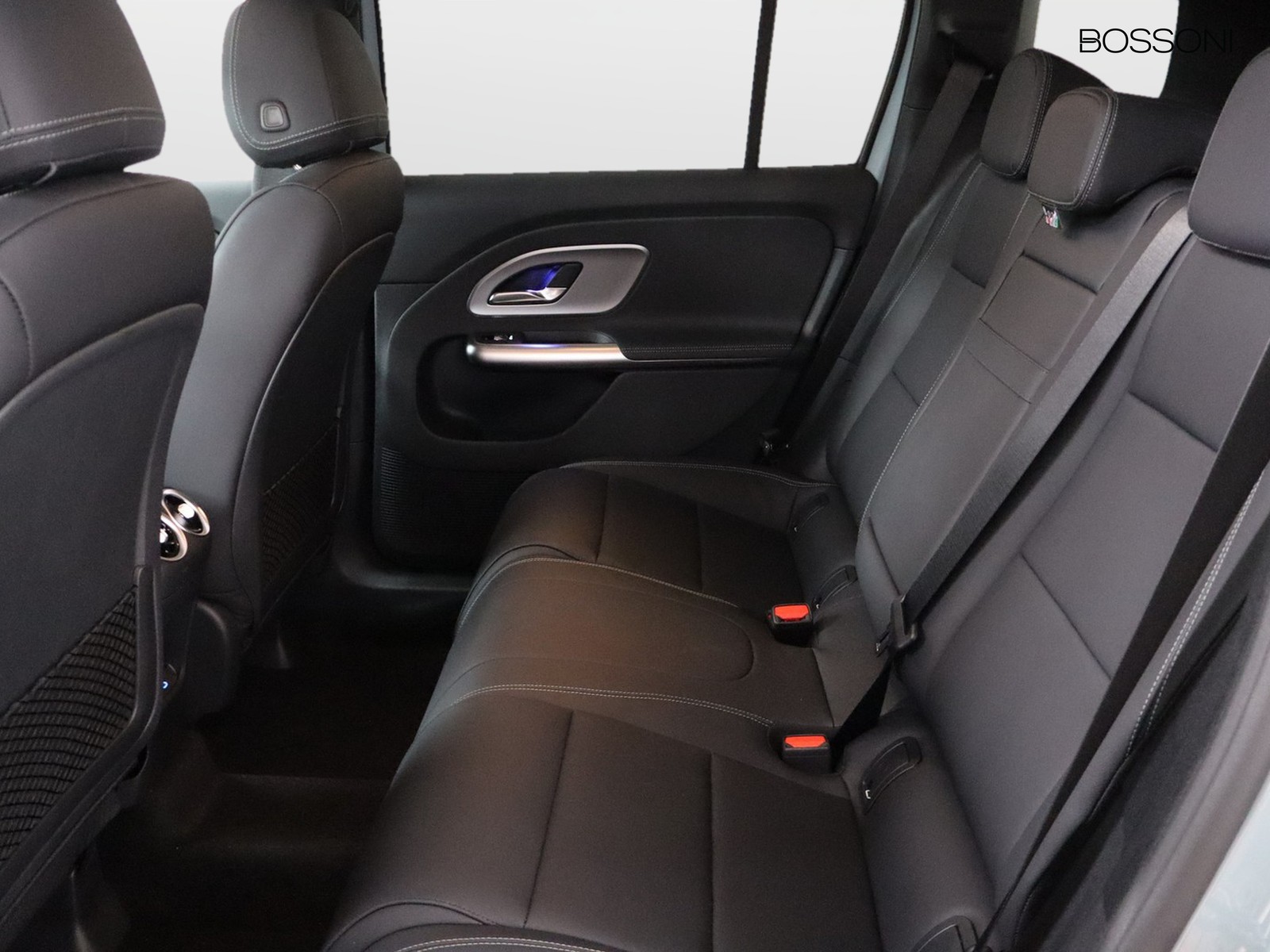 8 - Mercedes GLB 200 advanced plus 8g-edct