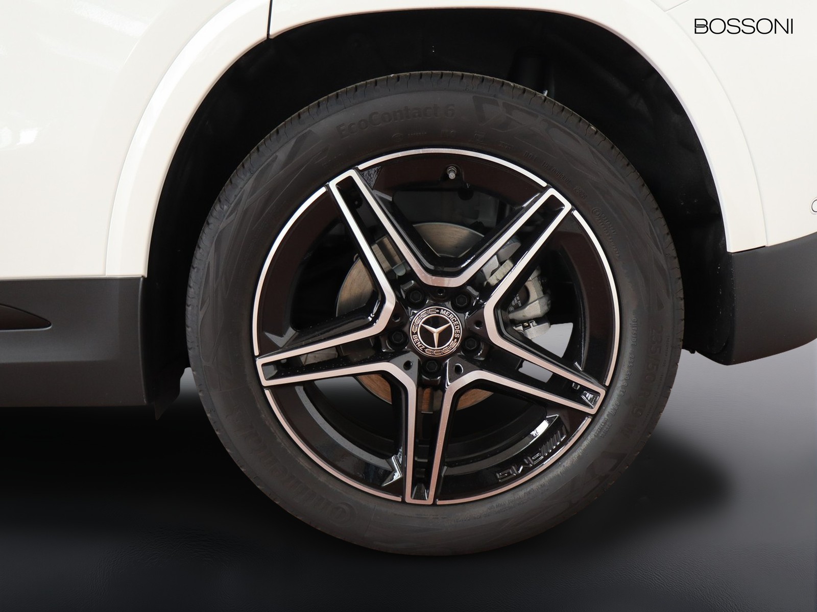 4 - Mercedes GLA 200 d amg line extra 8g-dct