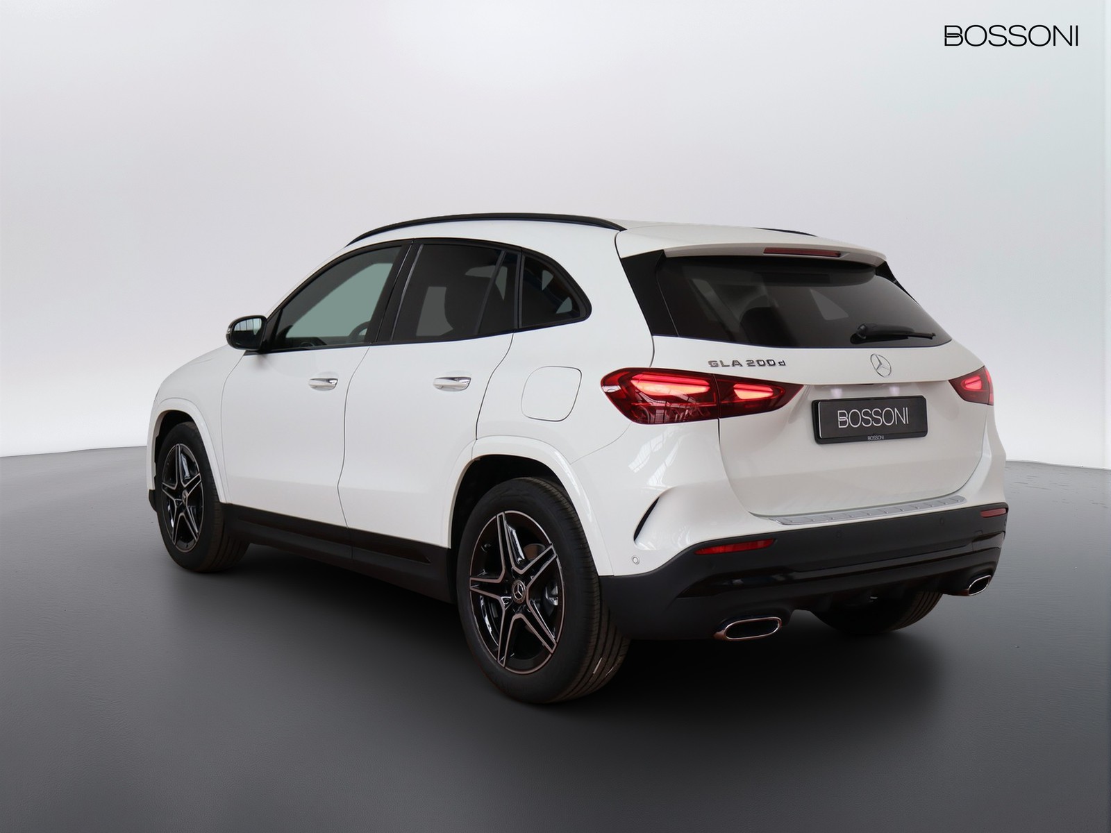 5 - Mercedes GLA 200 d amg line extra 8g-dct
