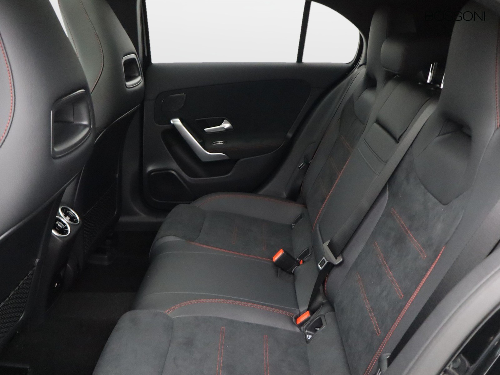 8 - Mercedes Classe A 250 amg line premium 4matic speedshift dct amg 8g